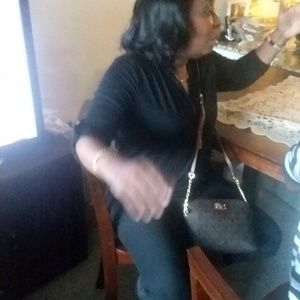 Meet your Posher, Adel